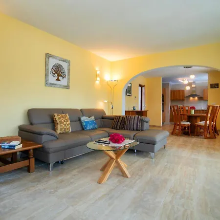 Nyaraló Baladrar By Interhome *